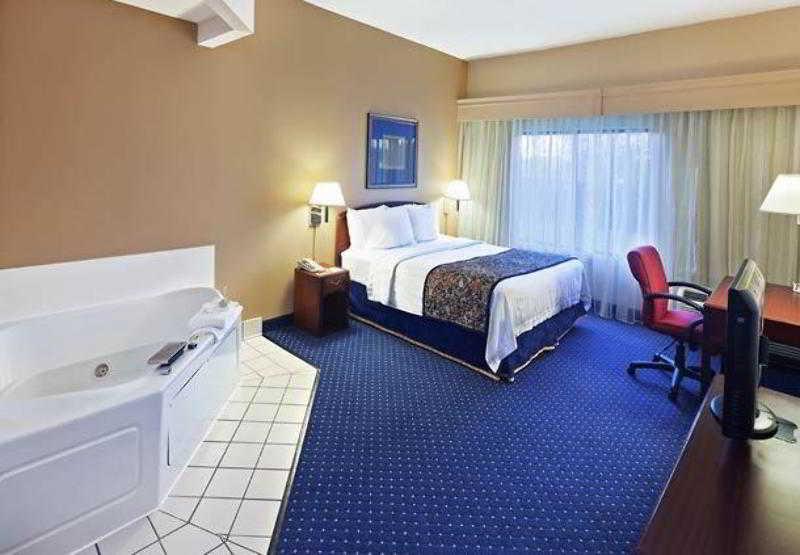 Courtyard Dallas Мескит Стая снимка