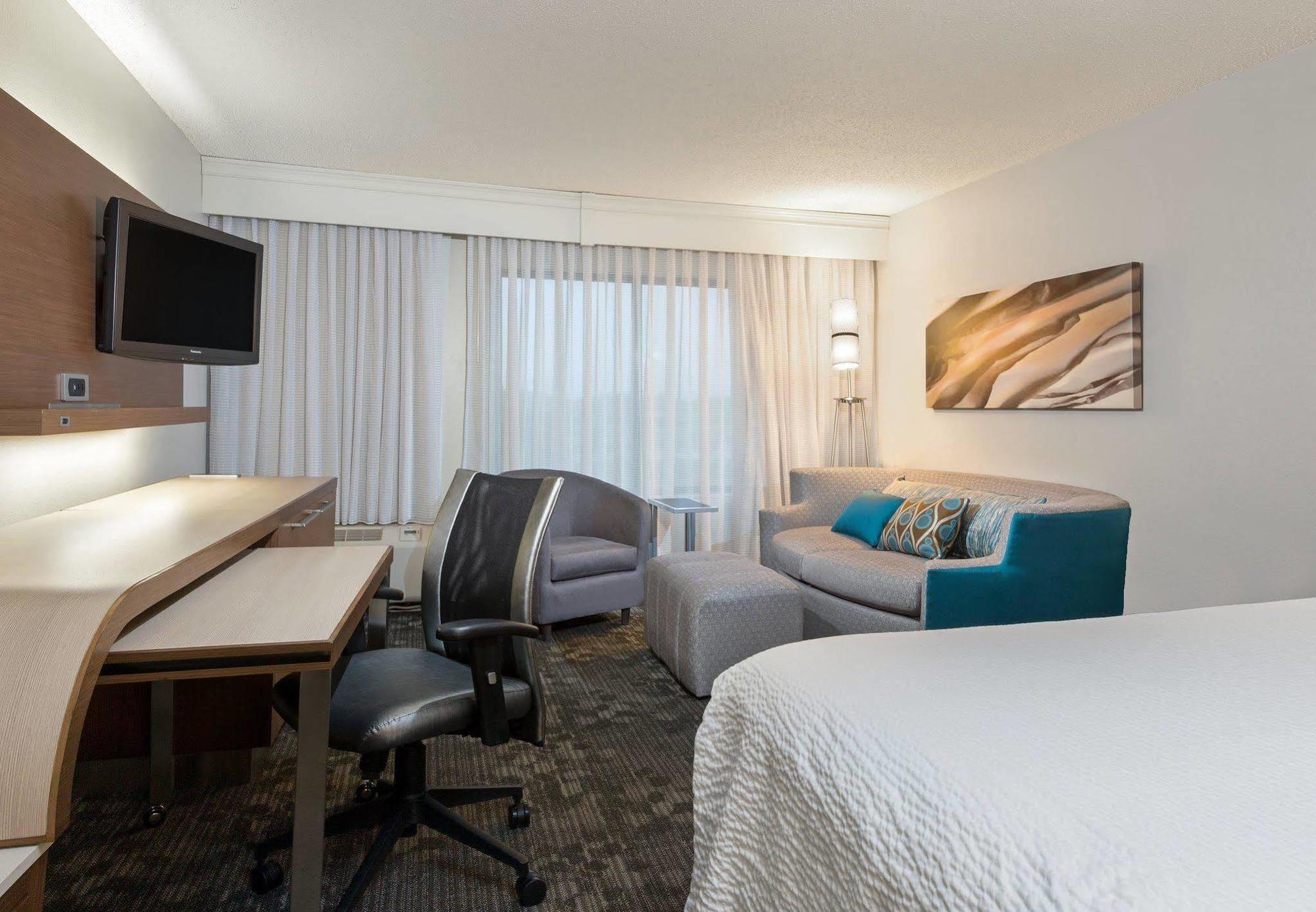 Courtyard Dallas Мескит Екстериор снимка