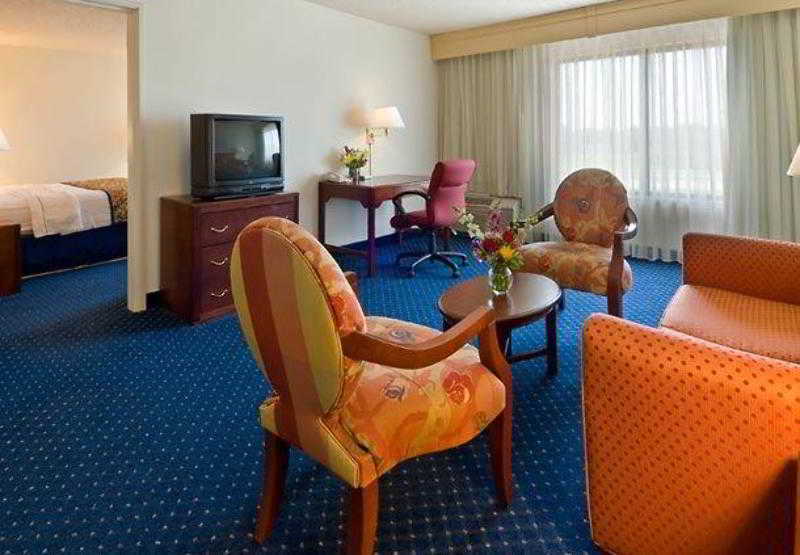 Courtyard Dallas Мескит Екстериор снимка